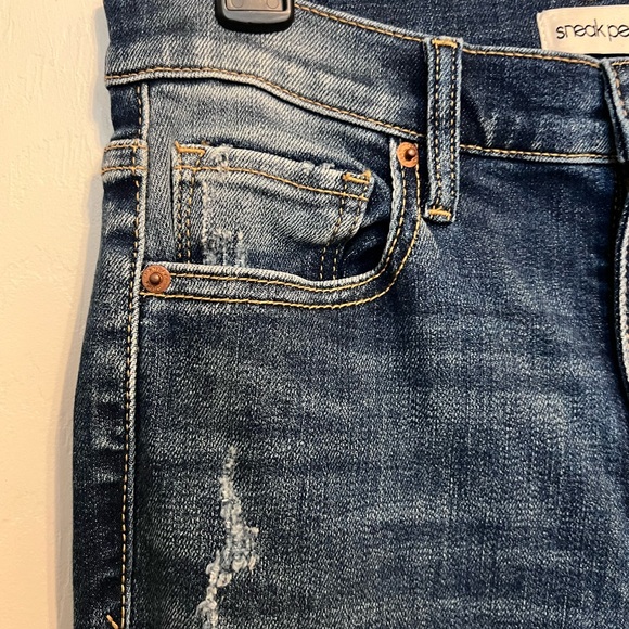 High Rise Distressed Ankle Wide  Jeans. Size Small - Picture 7 of 10